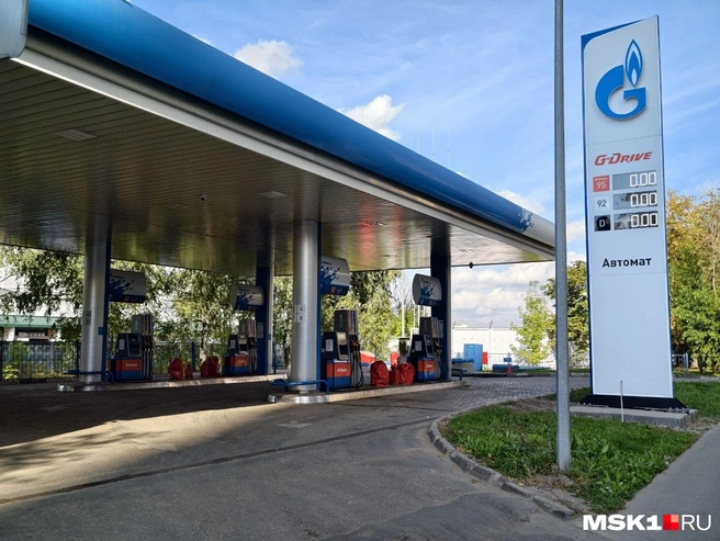 Заправка «Газпром нефть» в Гольяново | Источник: Дмитрий Бондарев / MSK1.RU