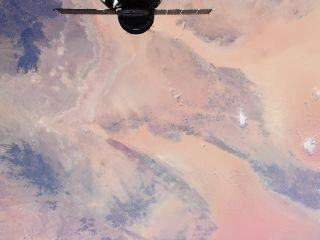 Такой розовой получились Ливия и Африка | Источник: Сергей Рыжиков / Госкорпорация «Роскосмос»