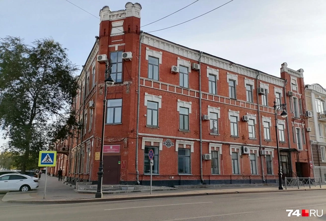 Здание городской администрации тоже смотрится неплохо | Источник: Дарья Милославская