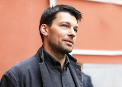 Крутил роман с Кориковой, когда был женат, не стал отцом, уехал из Москвы. Все про Даниила Страхова