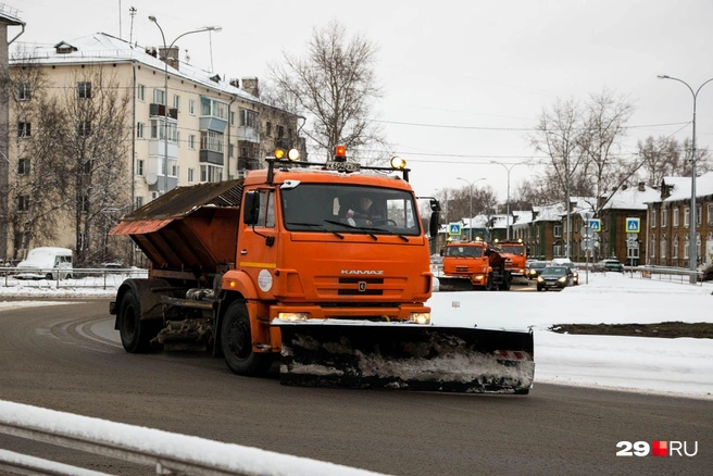 ООО «Севдорстройсервис» будет убирать улицы Архангельска до конца 2019 года | Источник: Сергей Сюрин