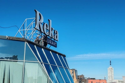 Ресторан в Архангельске поменял вывеску на русское название