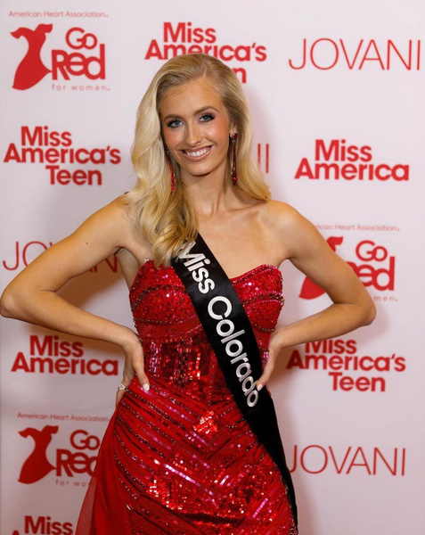 В США выбрали новую «Мисс Америка», ей стала офицер ВВС (смотрим фото)