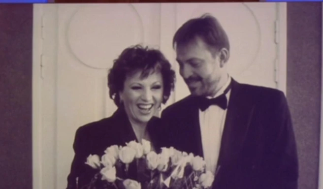 Со вторым мужем Алексеем Григорьевым певица дружила много лет, а потом дружба переросла в глубокое чувство. У них родился сын Матвей, но в 2020 году брак распался по инициативе певицы | Источник: кадр из программы «Пусть говорят», Первый канал