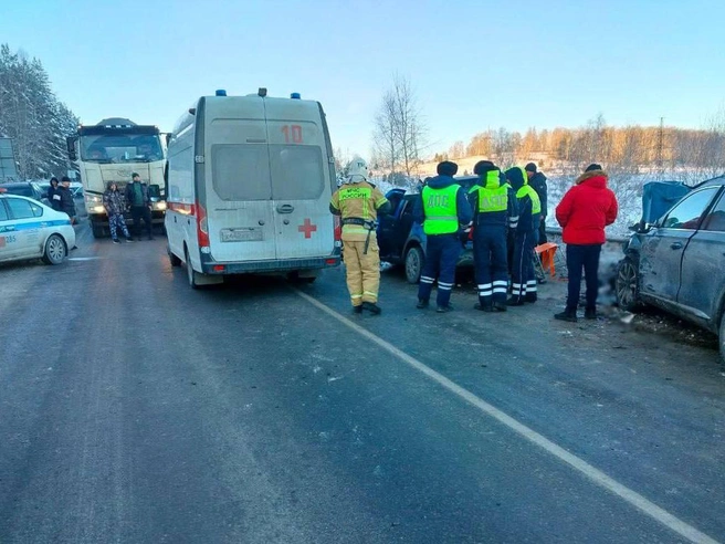 Дорожное движение было парализовано на несколько часов из-за последствий аварии. | Источник: Госавтоинспекция региона