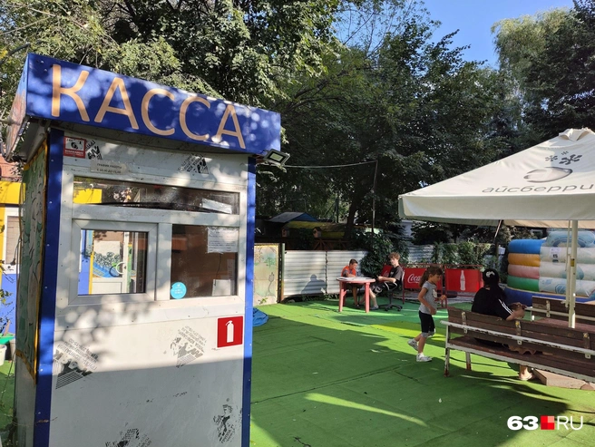 В парке есть аттракционы — поэтому прогулка здесь может легко превратиться в семейный выходной | Источник: Ксения Бирюкова / 63.RU