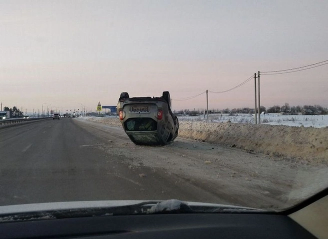 На въезде в Рязань перевернулась легковушка | ya62.ru
