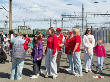 Они отвечали на все вопросы очереди | Источник: Николай Сальников / 56.RU