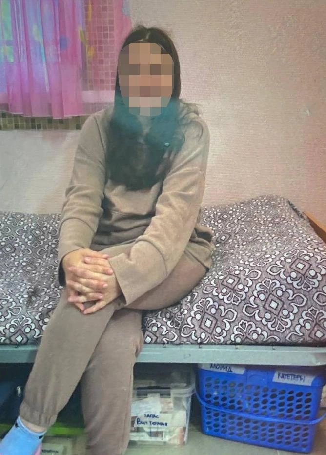 Родителям пересылали фотографии дочери из ребцентра. На снимках она улыбалась&nbsp;— говорит, что заставляли | Источник: семейный архив героев публикации