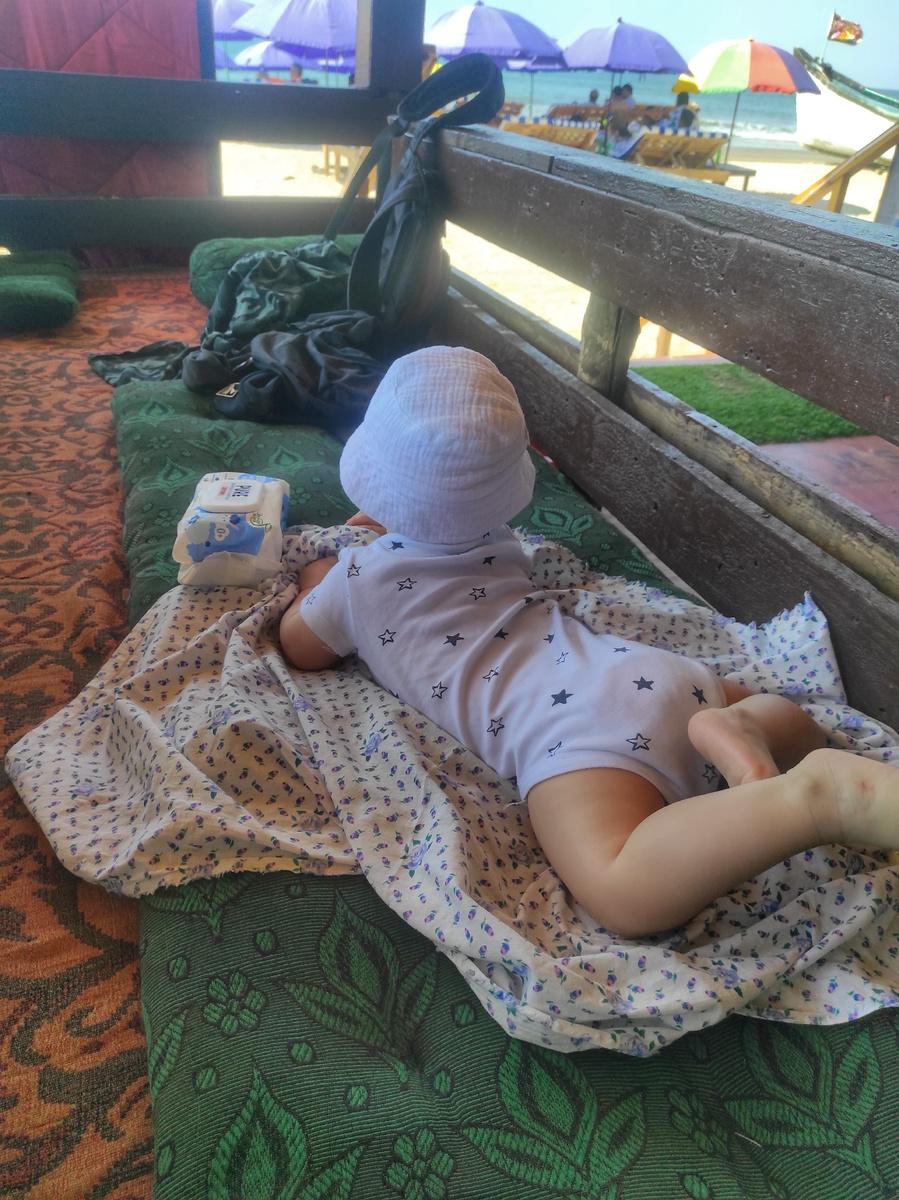 «Здесь нельзя вызывать скорую — попадешь в фильм ужасов»: как мама-блогер поехала зимовать в Индию с младенцем на руках