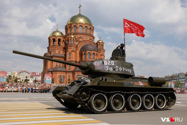 А вот и военная техника | Источник: Алексей Волхонский / V1.RU