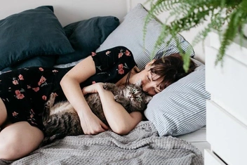 «Боюсь, что, когда мой любимый кот умрет, я начну разрушать собственную жизнь»