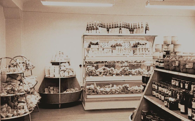 Интересно, современная выкладка сильно отличается от этой? | Источник: фотофонд Самарского областного государственного архива социально-политической истории