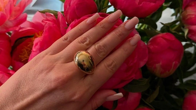 То самое кольцо | Источник: jasmin / Instagram (экстремистская организация, деятельность запрещена на территории РФ)
