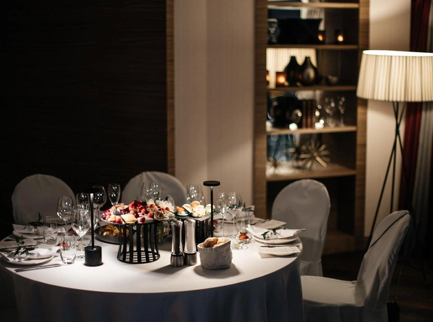 Гастрономическое путешествие по России: как прошел закрытый ужин Radisson Hotel Group