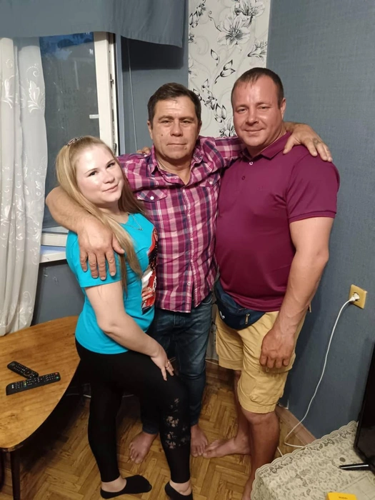 Анжелика с мужем часто приезжала в гости к папе | Источник: Игорь Гевличев