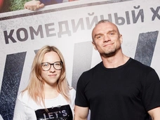 Владимир Епифанцев, Максим Лагашкин и Анастасия Акатова на премьере сериала «Жуки»