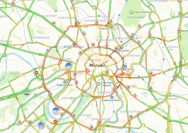 «Проехали 350 метров за два часа». Из-за масштабных перекрытий Москву сковали многокилометровые заторы | Источник: Яндекс Карты