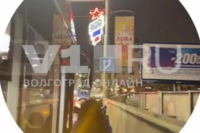 В Волгограде пассажиры троллейбуса застряли из-за аварии