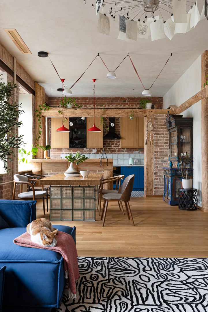 Обеденный стол, Archpole. Cтулья, Deephouse и Loft Designe. | Источник: Софья Мирная. Стиль: Регина Александрова