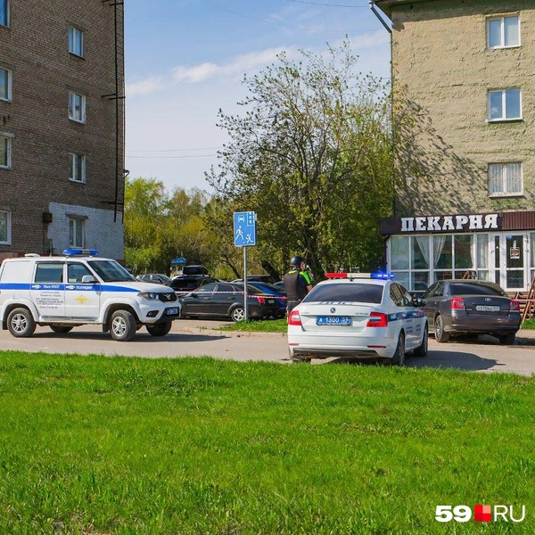 Дорогу перекрыли в нескольких частях | Источник: Тимофей Калмаков / 59.RU