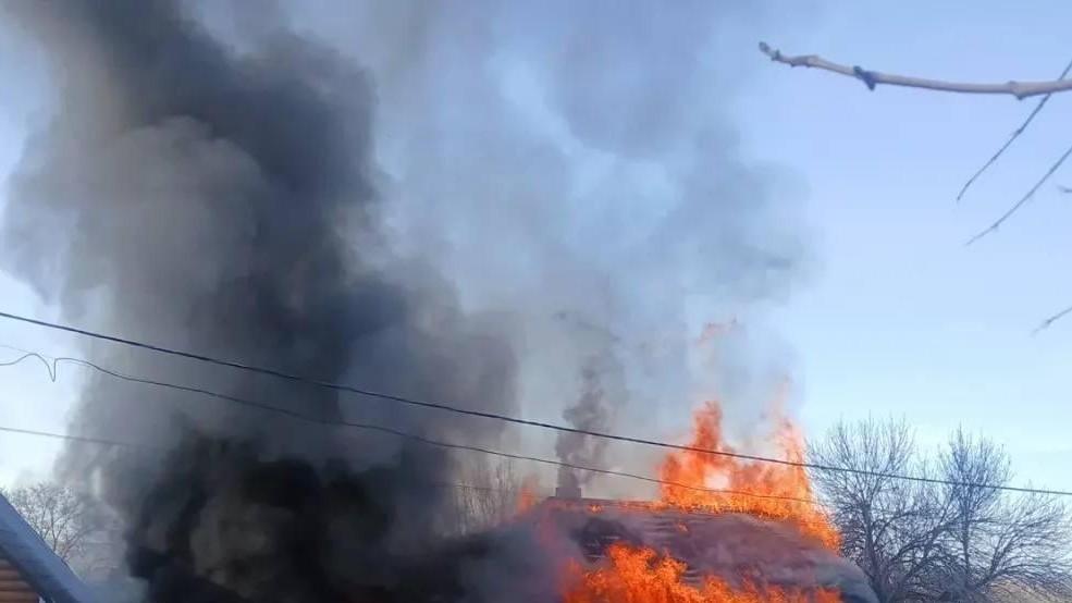 В районе рядом с уфимским ж/д вокзалом поднялся столб черного дыма. Узнали, что там горит