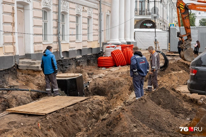 Работы ведутся на участке от пересечения с улицей Нахимсона до улицы Кирова | Источник: Александр Куренной / 76.RU