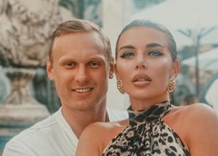 Седокова умиляется, что муж слушал ее песни в детстве, а Боня делает операцию: соцсети звезд