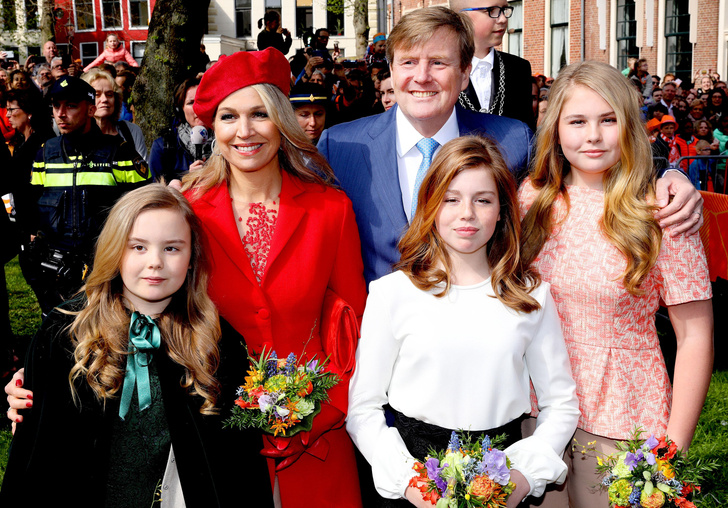 Выросла: 17-летняя принцесса Нидерландов выглядит вдвое толще своей королевы-мамы