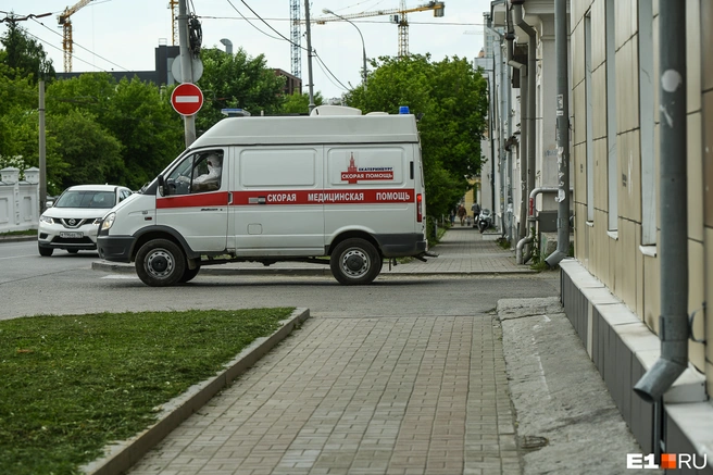 Инцидент произошел в Орджоникидзевском районе города | Источник: Артем Устюжанин / E1.RU