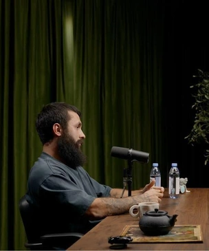 Блогер-спортсмен под маской уборщика: раскрыт секрет популярности Владимира Шмонденко