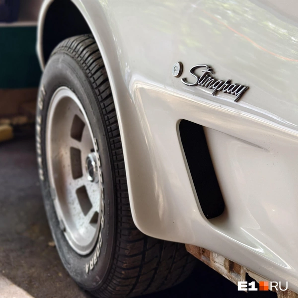 А еще подвеска FE7 Gymkhana, установленная на Chevrolet Corvette 1974 года выпуска, улучшила управляемость автомобиля | Источник: Дмитрий Крисковец / E1.RU