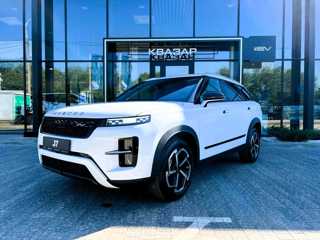 Покупка JAECOO J7 открывает не просто дороги, а целый образ жизни, который разделяют уже 40&nbsp;000 человек | Источник: автосалон «Квазар»