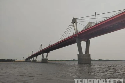 Возобновлено движение по мосту на границе с Китаем