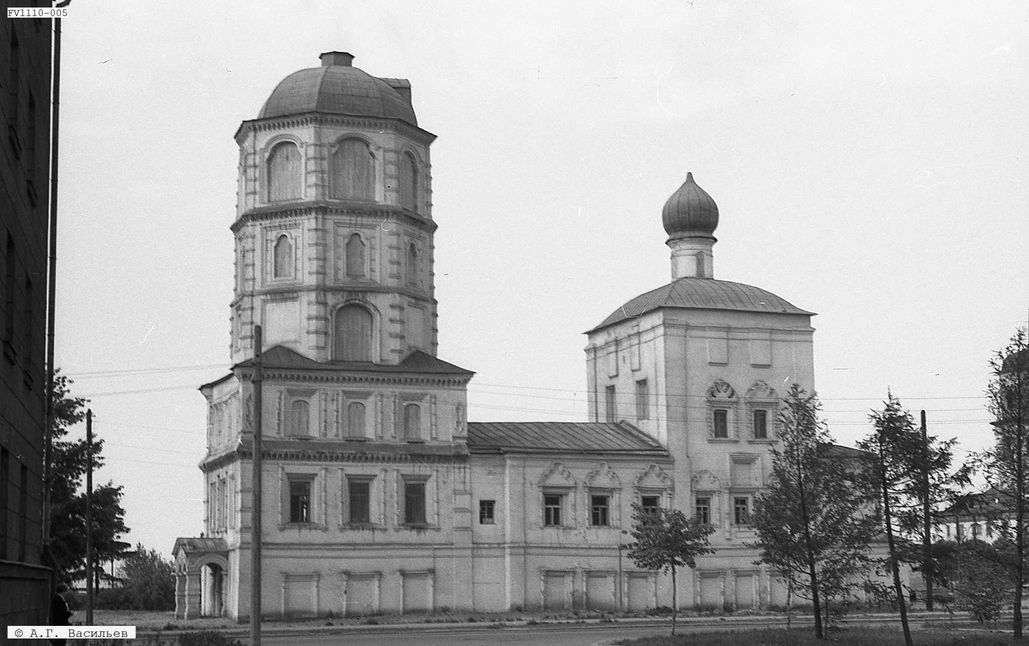 Спасская церковь сейчас и в 1965 году: кажется, нынче&nbsp;— гораздо лучше | Источник: Александр Васильев / Pastvu.com