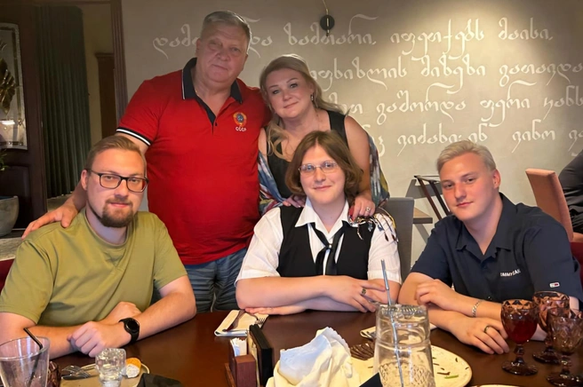 На фото Дмитрий Никифоров со своей семье | Источник: Дмитрий Никифоров / Вконтакте