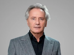 Владимир Киселев подал 12 исков в суд против фальшивых «Землян»: «Я взял их из подворотни и сделал музыкантами»