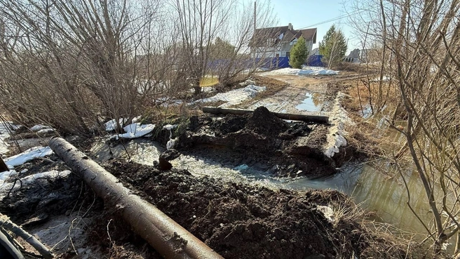 Затопило улицу Мира в уфимском Нагаево | Источник: Антон Тарасов