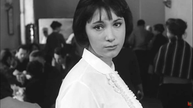 В Петербурге ушла из жизни советская актриса Алла Чернова | Источник: стоп-кадр видео / ЗВЕЗДНЫЕ ИСТОРИИ / youtube.com