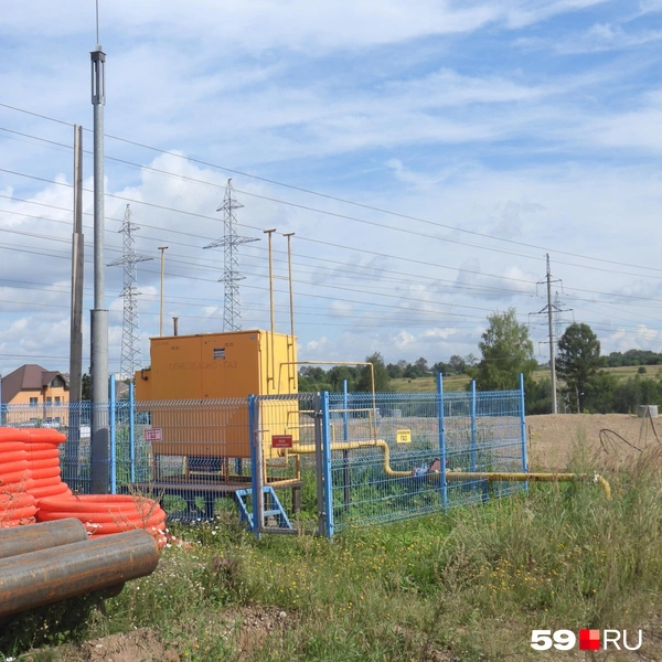 На стройплощадке перекладывают и газопровод | Источник: Кирилл Хафизов / 59.RU