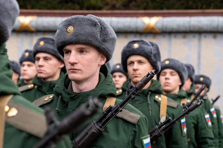 Россиянам начали приходить уведомления о внесении в реестр воинского учета | Источник: Shutterstock/Fotodom.ru