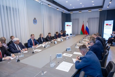Ведерников и Крутой обсудили сотрудничество региона с Беларусью