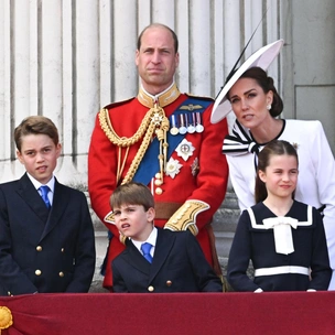 Читаем по губам: что Кейт Миддлтон говорила своим детям во время Trooping the Colour (Луи это не понравилось)