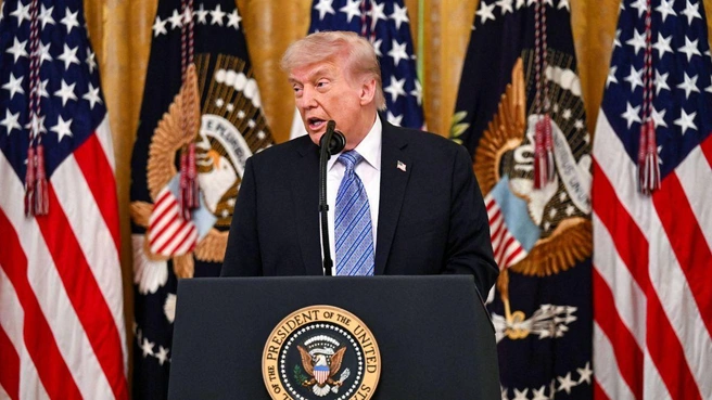 Позже Грин указала на прежние высказывания Трампа о выборах во время войны, назвав идею отсрочки голосования «невероятно опасной». | Источник: mega