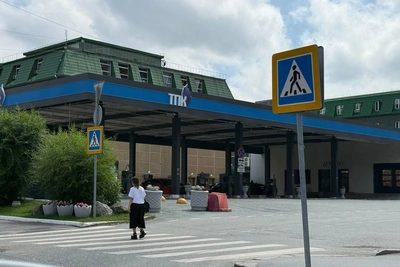 Тюменцы жалуются на отсутствие бензина на семи заправках подряд