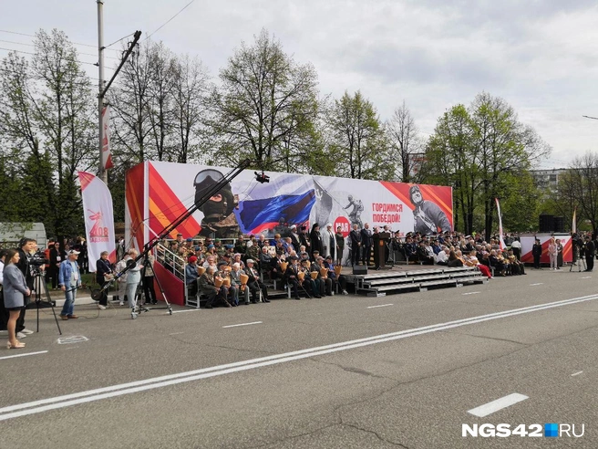 «Бессмертный полк» идет, а танк не едет: онлайн празднования Дня Победы в Новокузнецке | Источник: Игорь Епифанцев / NGS42.RU