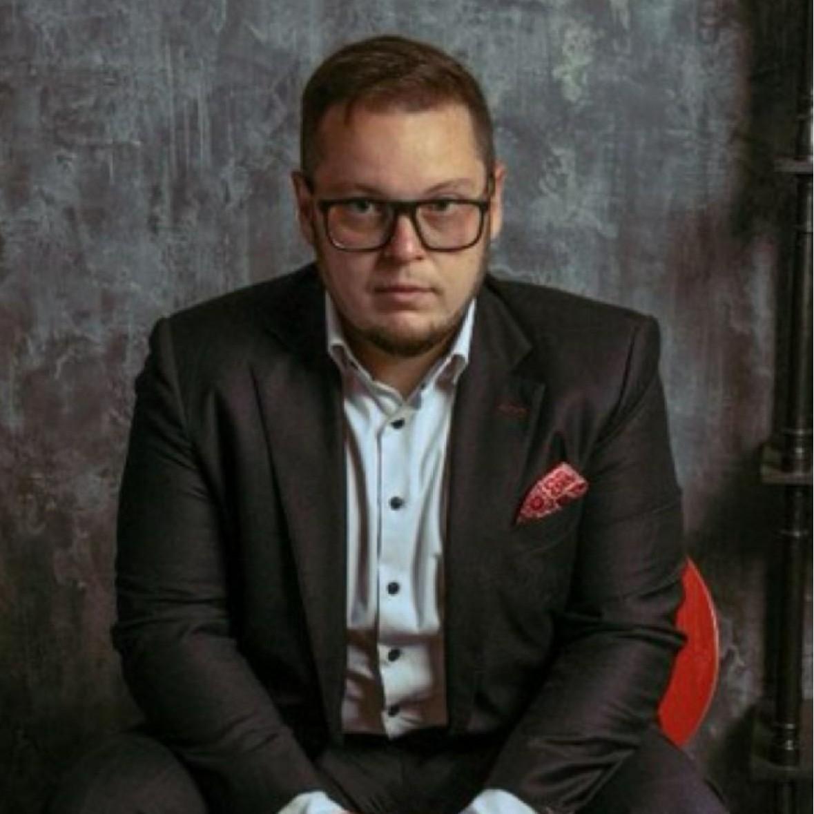<p>Антон Шапарин</p>
