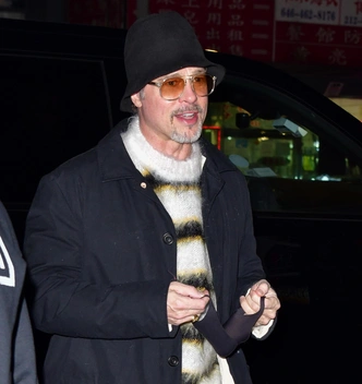 Шляпки-клош снова в моде спустя 100 лет: с чем их сочетать? Шляпки-клош снова в моде спустя 100 лет: с чем их сочетать?