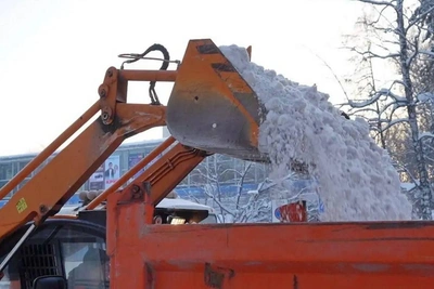 В Новосибирской области устраняют последствия снегопада