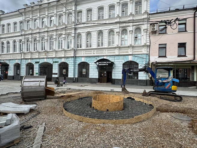 Конструкцию для фонтана уже устанавливают | Источник: Александр Куренной / 76.RU
